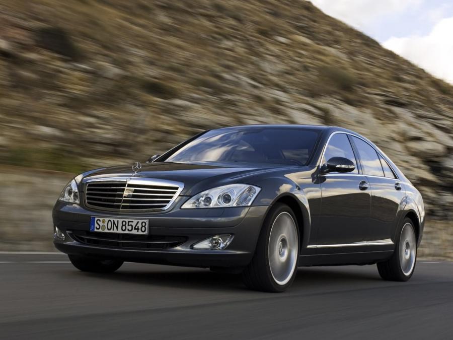  Mercedes-Benz S500 4Matic 2007 года  (фото 22 из 45)